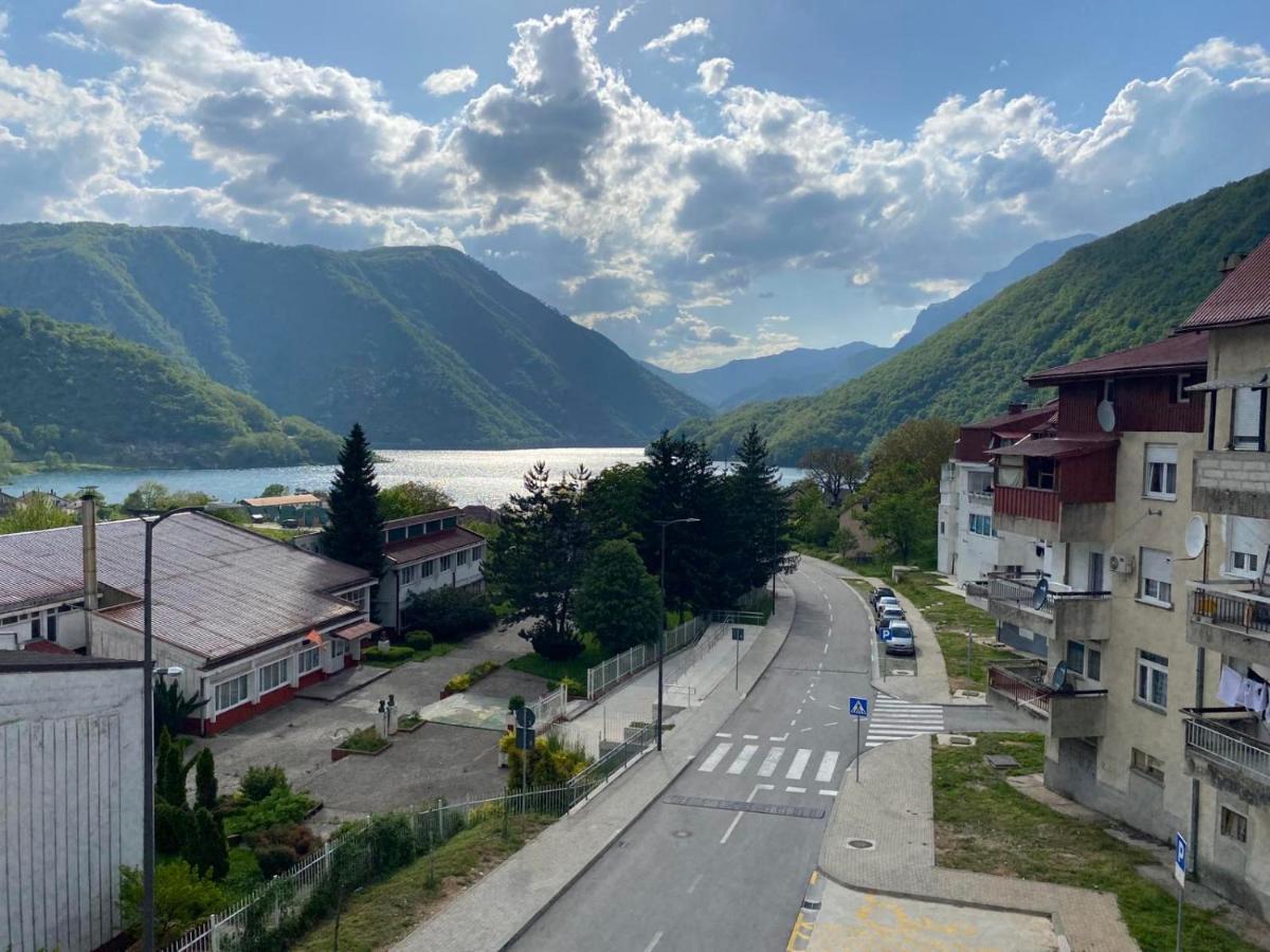 Apartman Andjela Плужине Екстериор снимка
